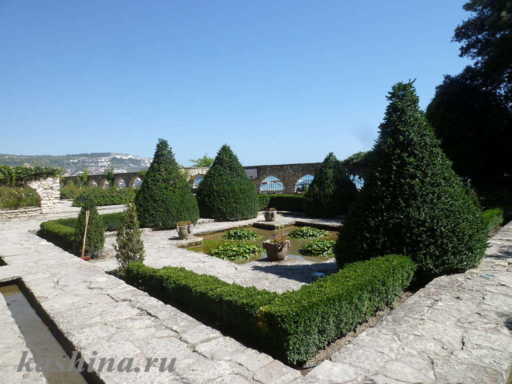 Ботанический сад в г. Балчик, Болгария. Пленэр Евгении Кашиной
