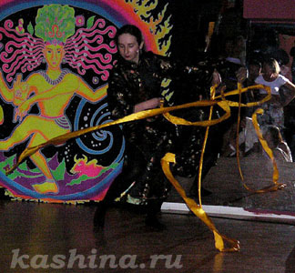Chinese dance with the bands. Evgeniya Kashina